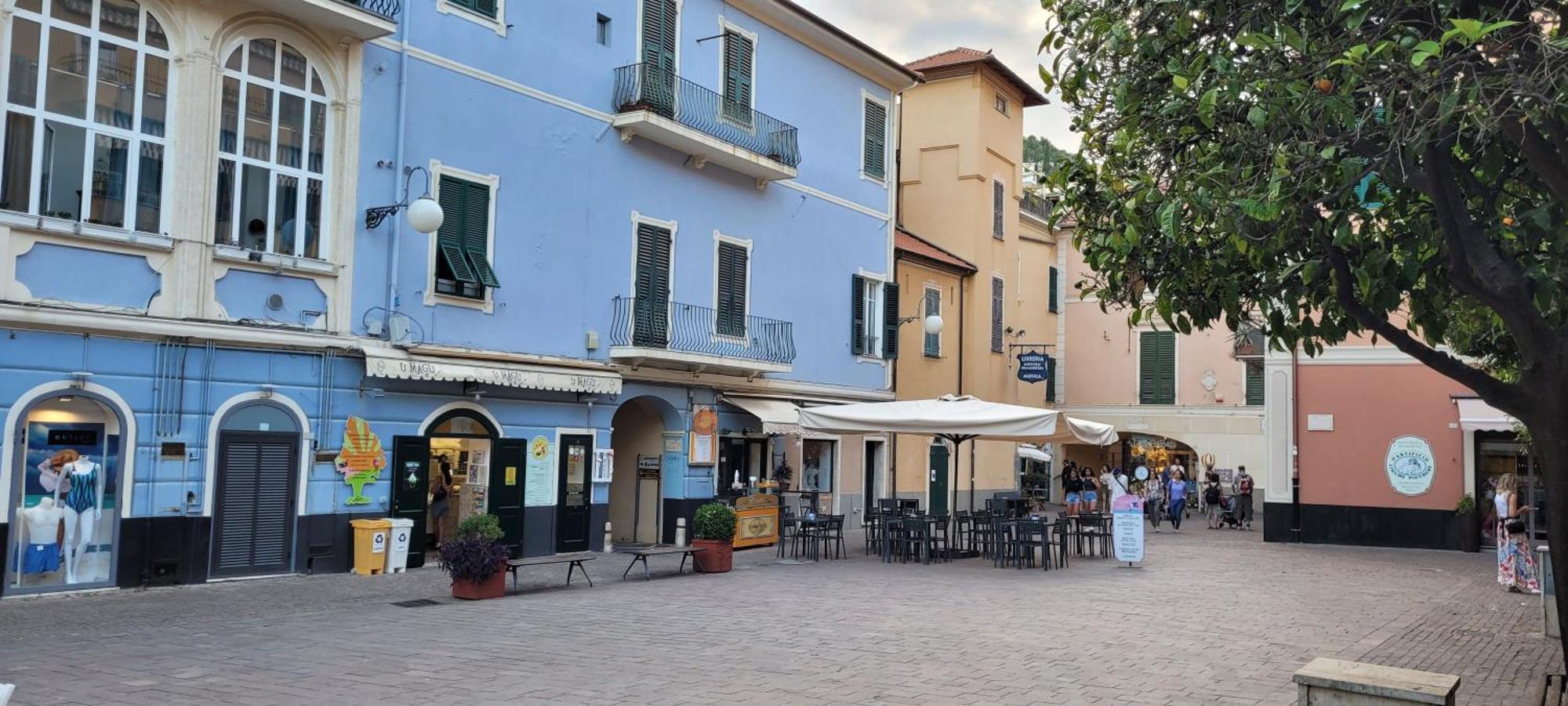 Appartamento Hostdomus - Pietra Blu Pietra Ligure Esterno foto